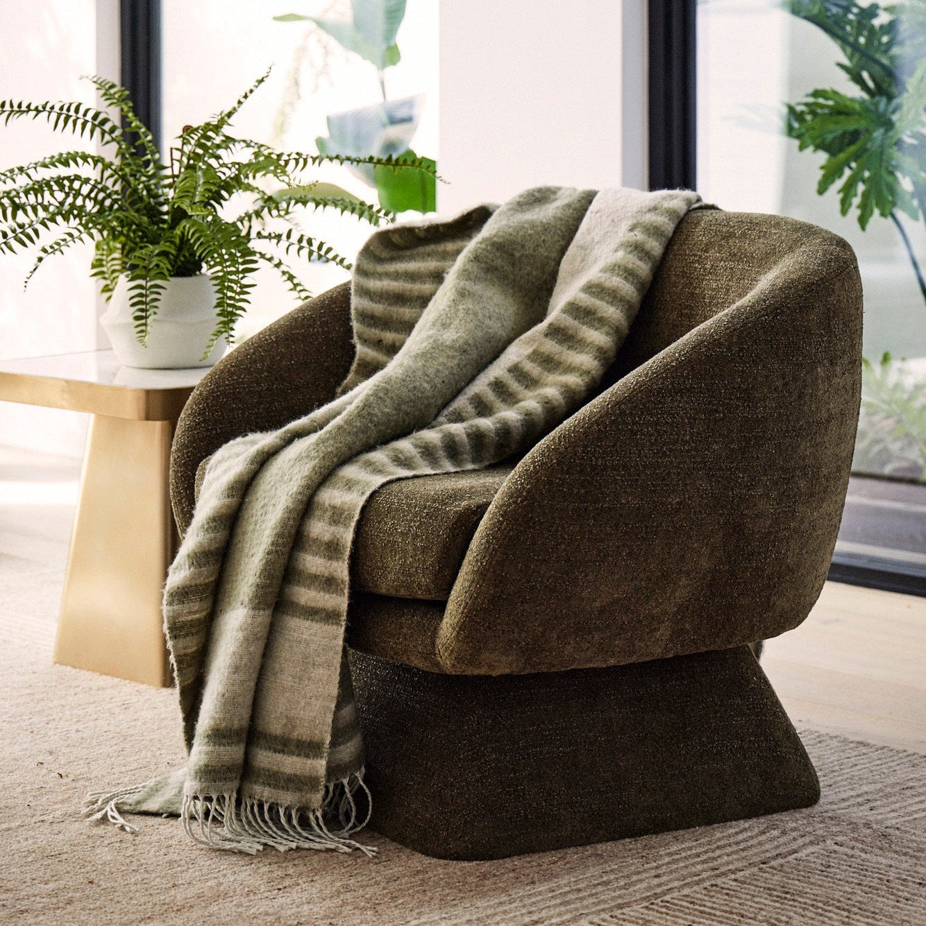 Lucca Swivel Chair - Olive Green