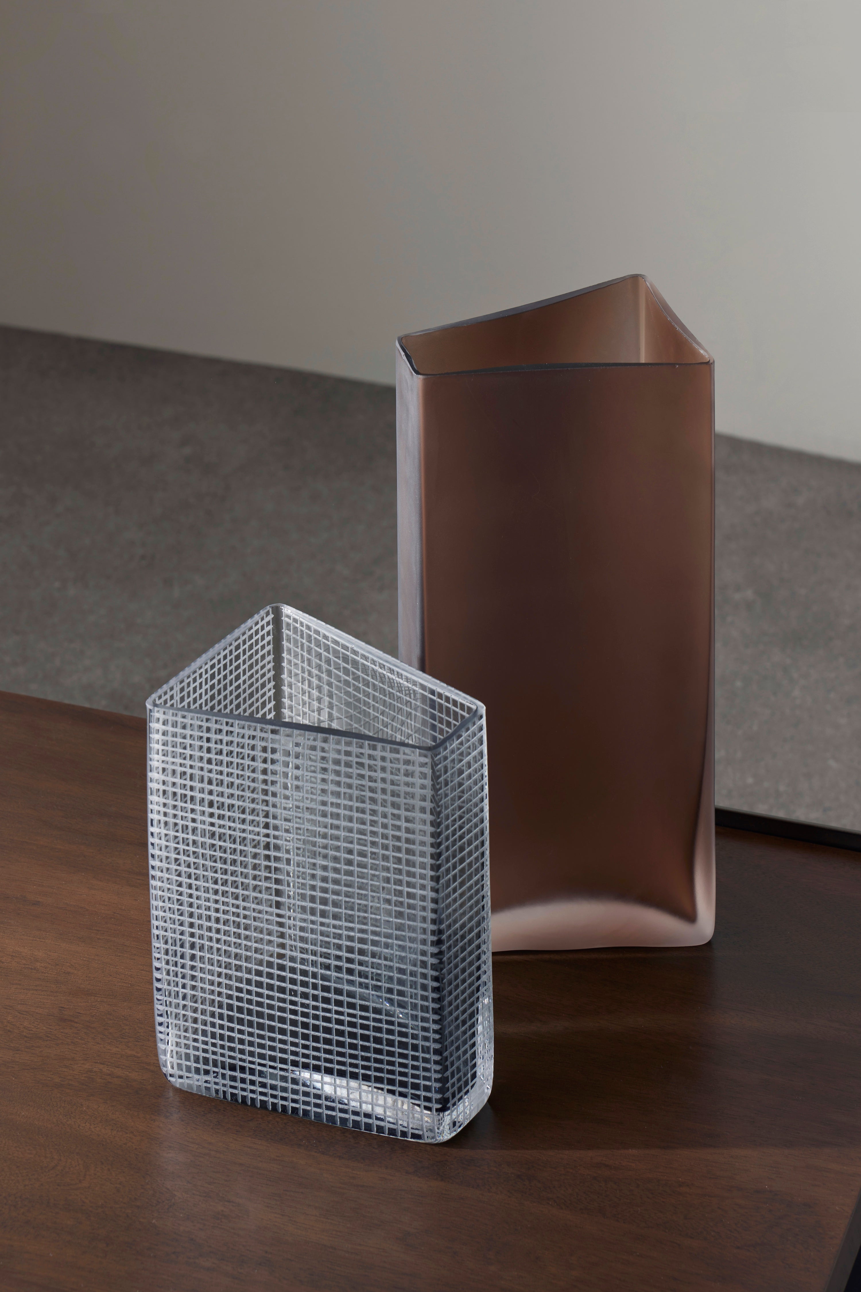 GRANDGRAND DESIGNS Kalev Glass Vase - GreyDESIGNS Kalev Glass Vase