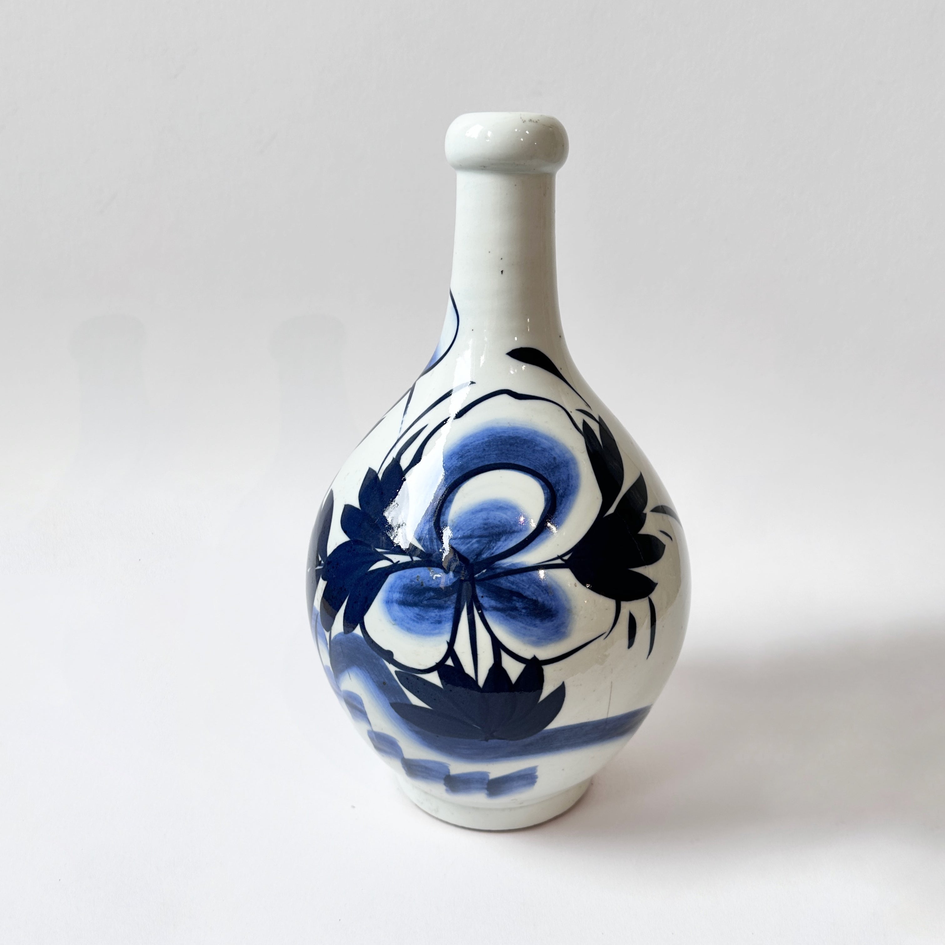 Antique Japanese Blue & White Tokkuri Sake Vase (Meiji Era) – 34cm | TOK004