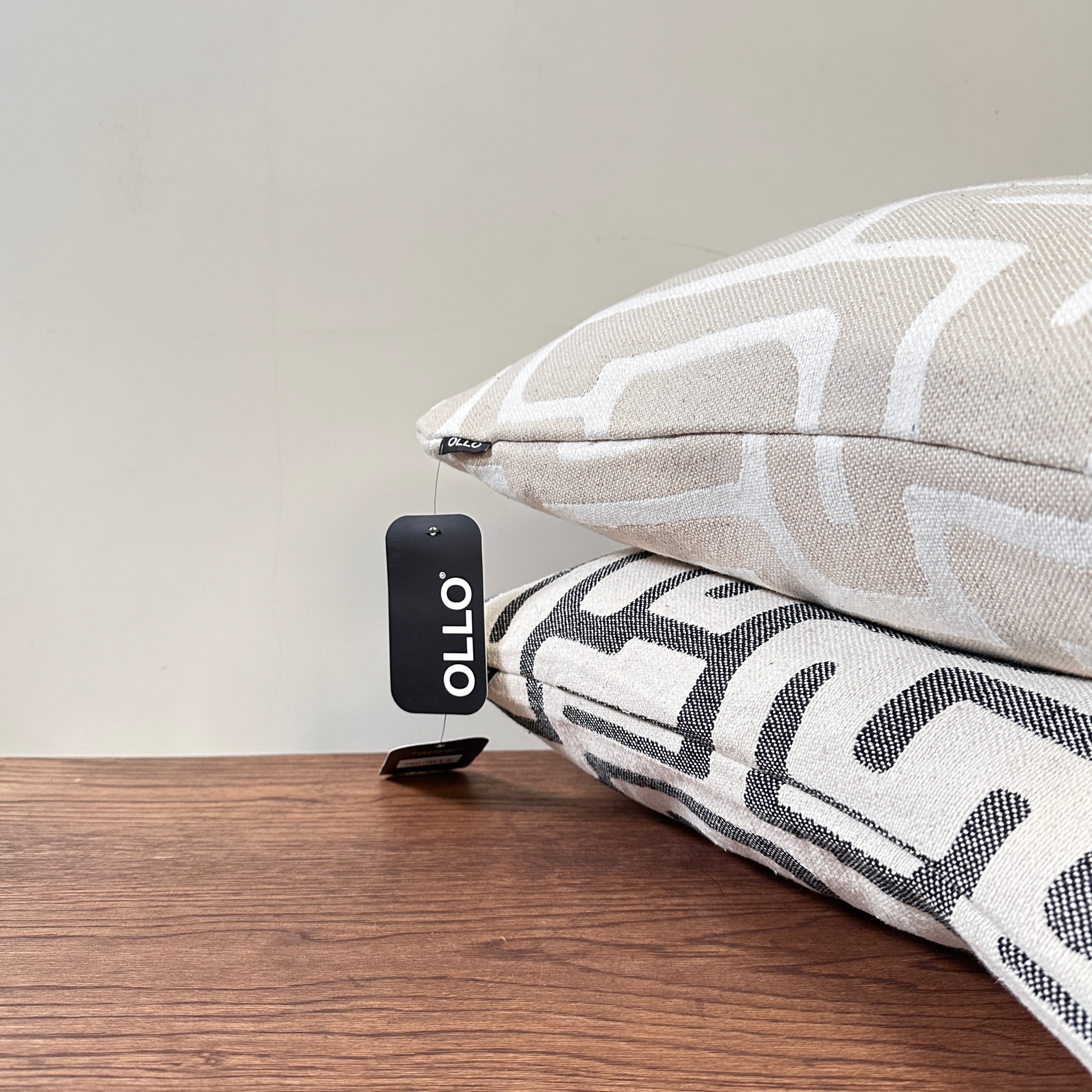 Luxor Cushion - Natural/Black