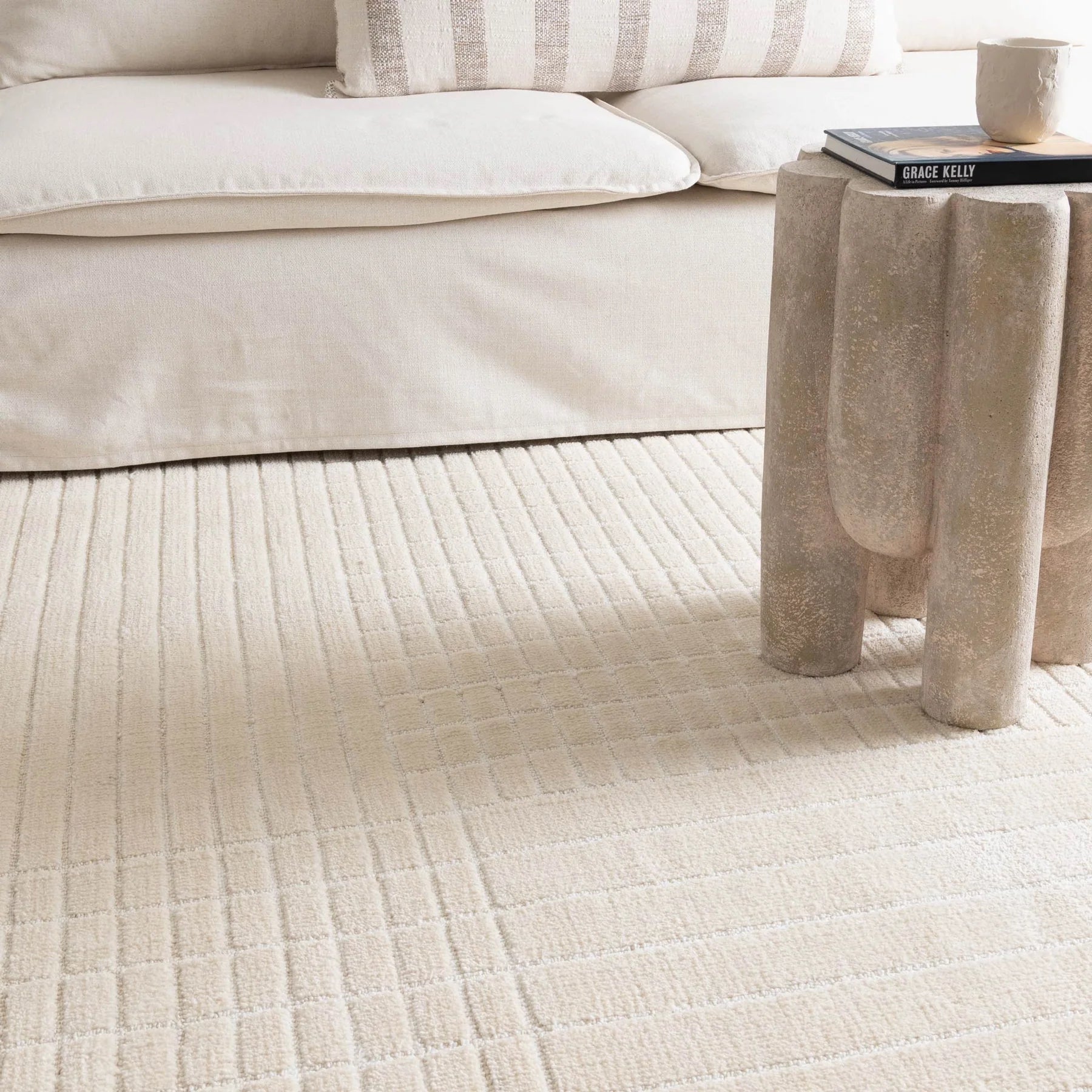 Nevada Machine Tufted Rug - Ivory