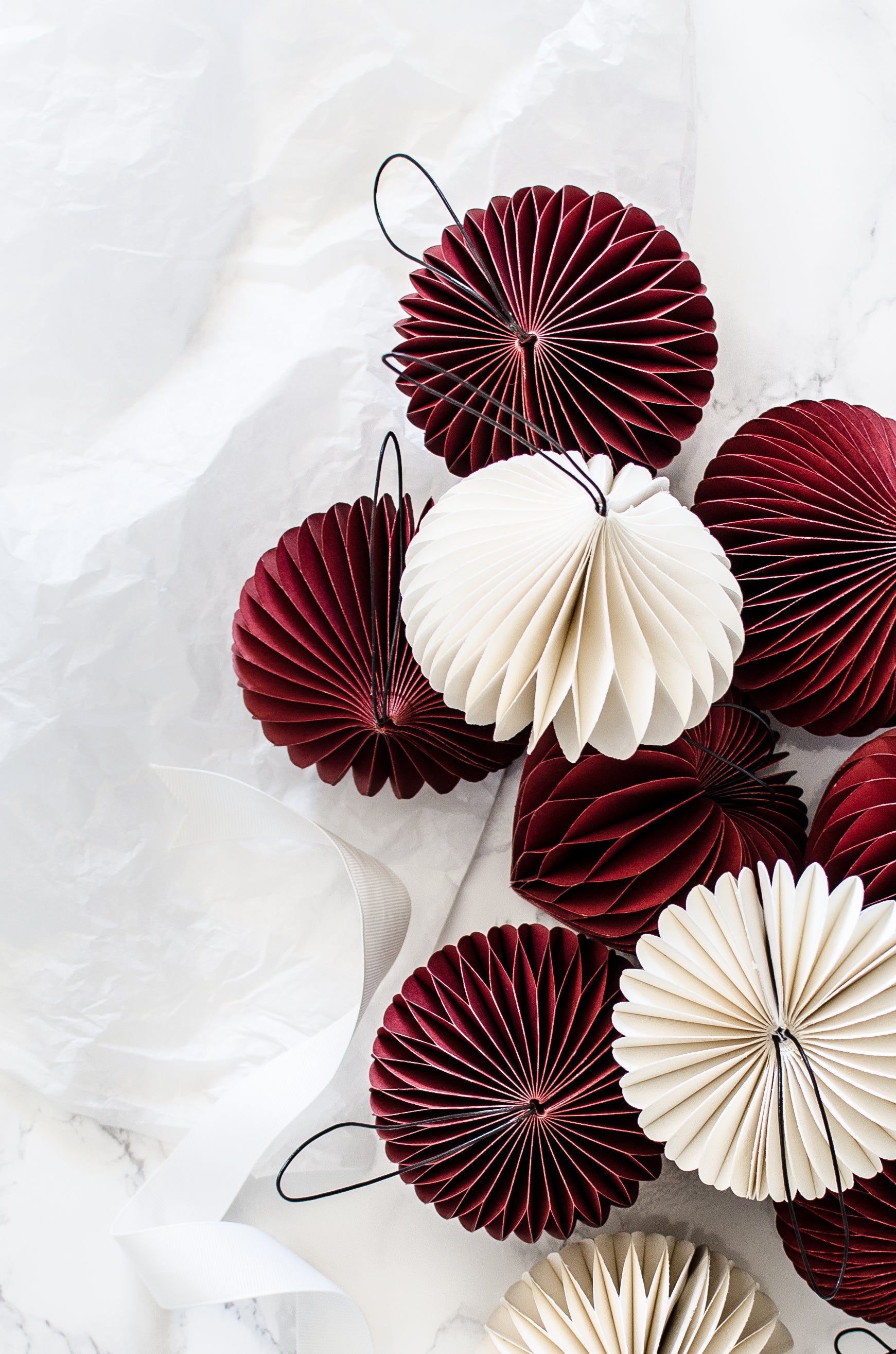 Nordic Rooms Paper Jewel Ornament - Classic Red & Glitter Edge