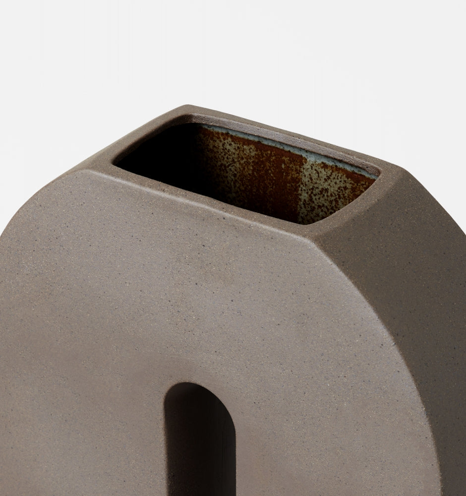 Kurve Vase - Small - Umber - Rodwell and Astor
