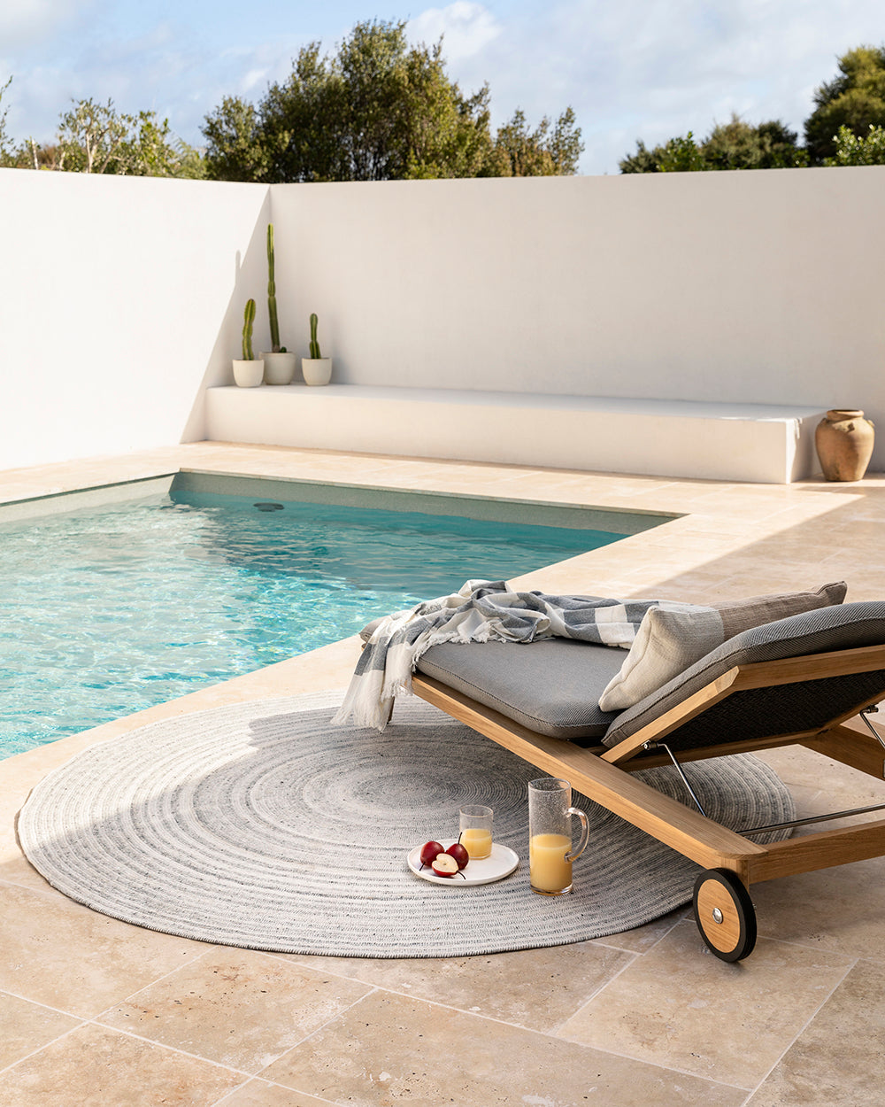 Palm Cove Round Floor Rug - Pumice - Rodwell and Astor