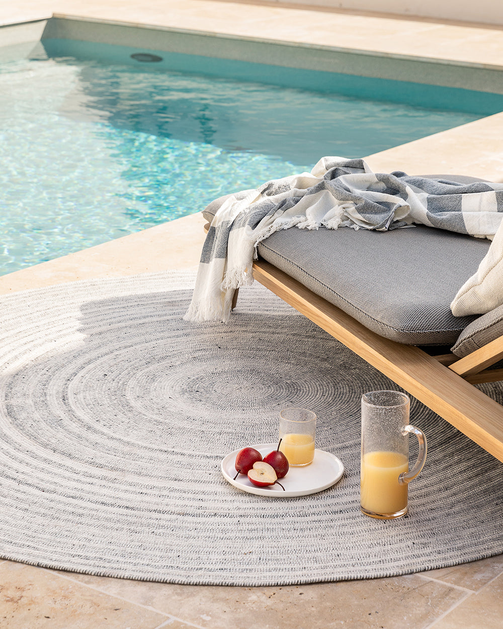 Palm Cove Round Floor Rug - Pumice