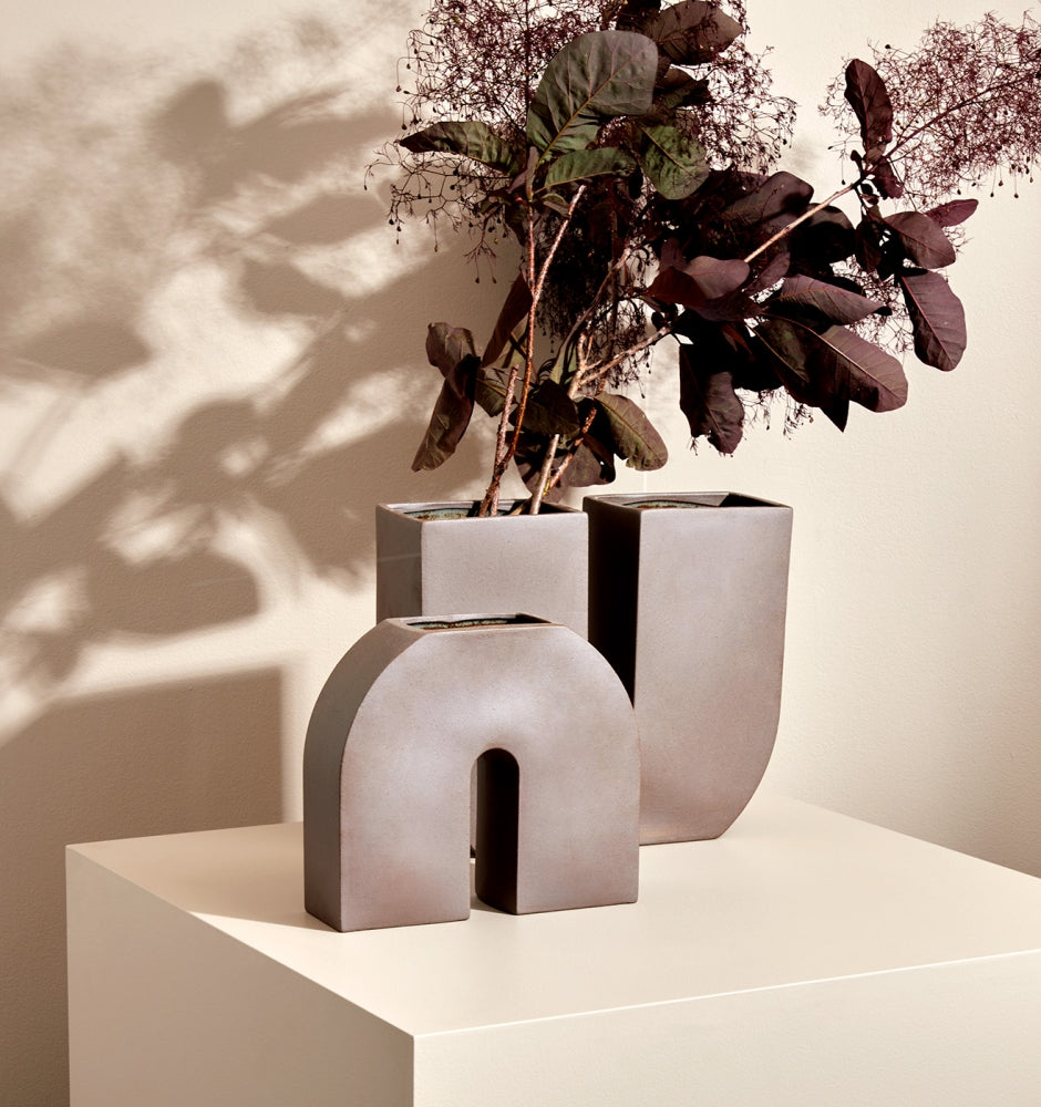 Kurve Vase - Small - Umber - Rodwell and Astor