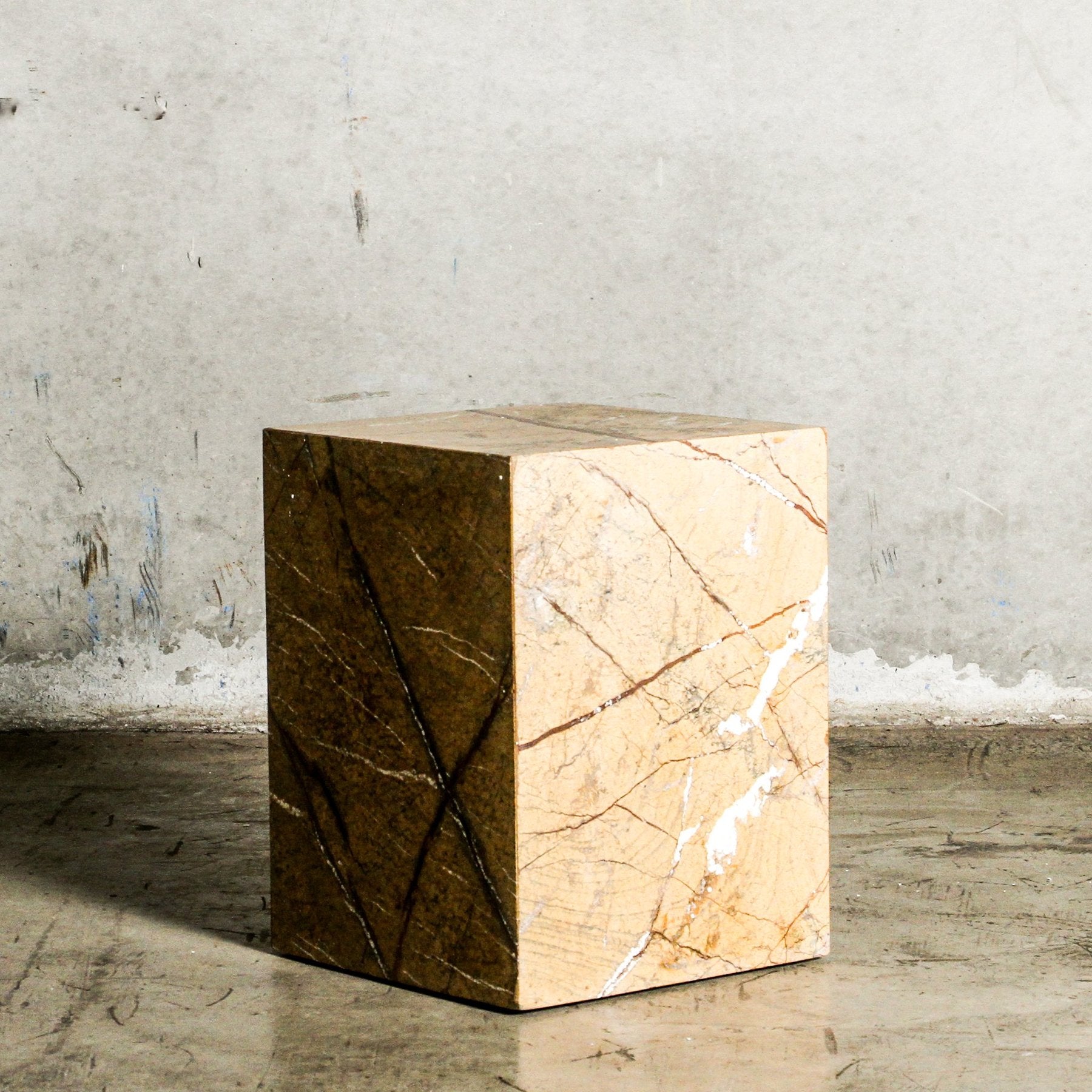 Neo Stone Table