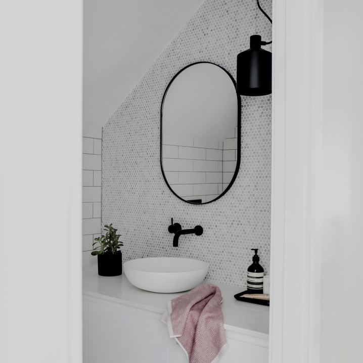 Bjorn Oval Mirror - Black - 3 Sizes