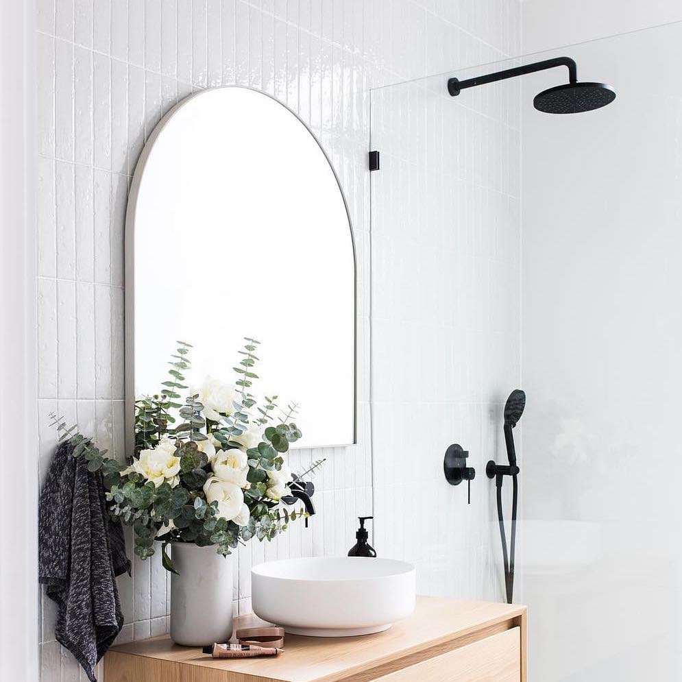 MIDDLE OF NOWHERE Bjorn Arch Mirror - Bright White
