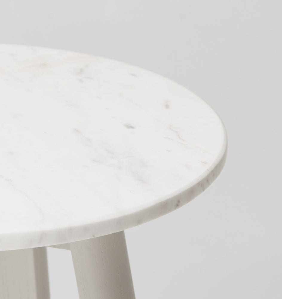 MIDDLE OF NOWHERE Enkel Marble Side Table - Mist