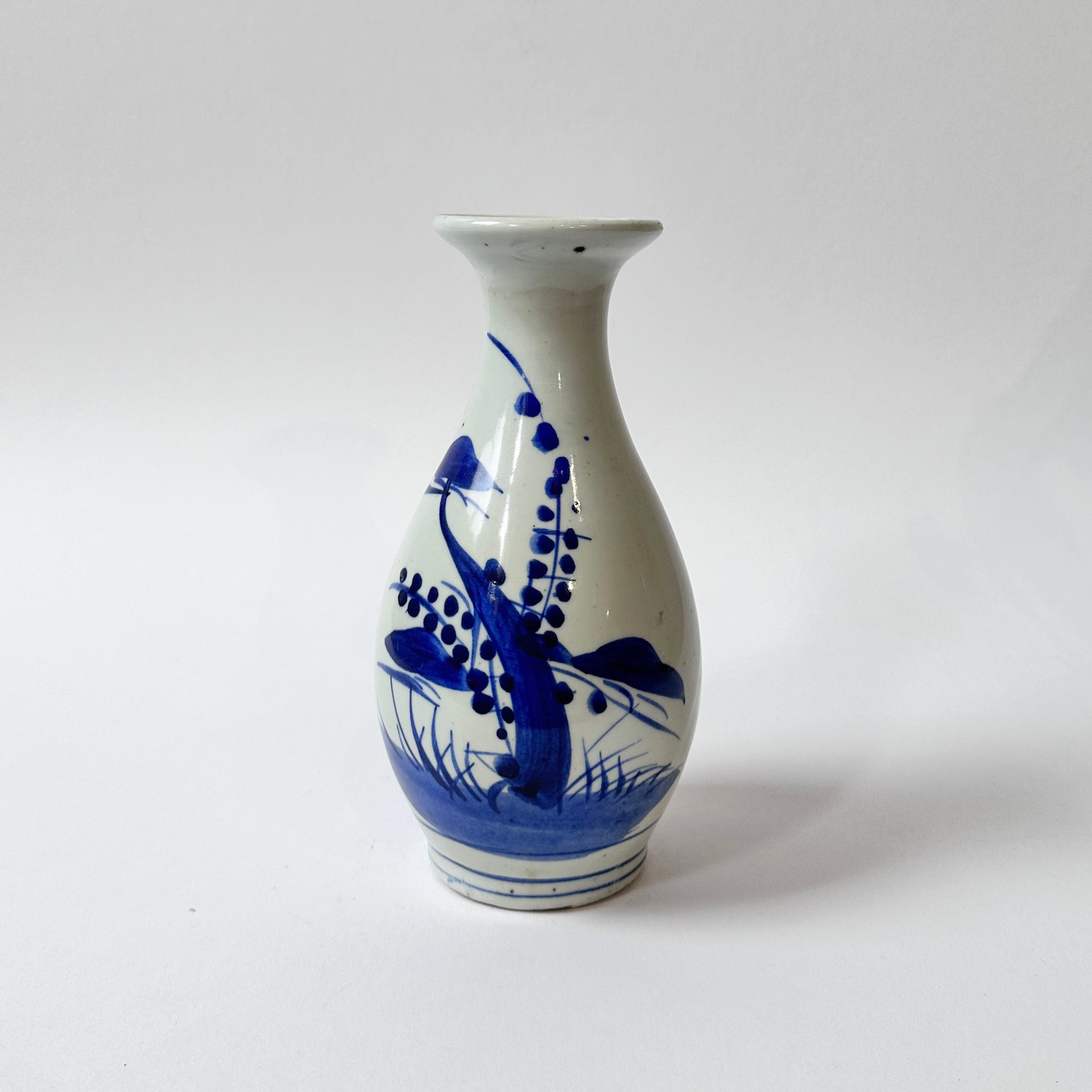 Antique Japanese Blue & White Tokkuri Sake Vase (Meiji Era) – 13cm | TOK001