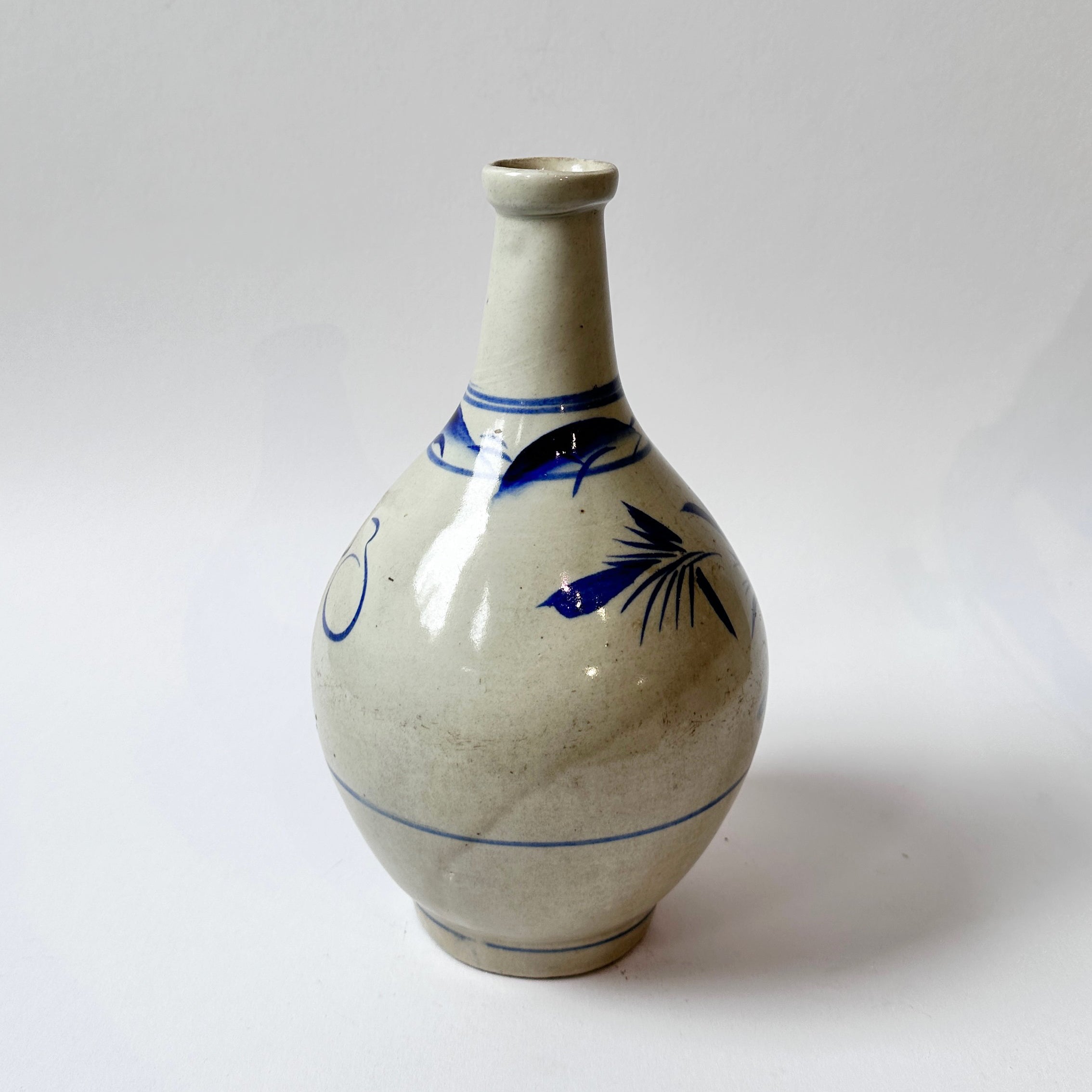 Antique Japanese Blue & White Tokkuri Sake Vase (Meiji Era) – 28cm | TOK002