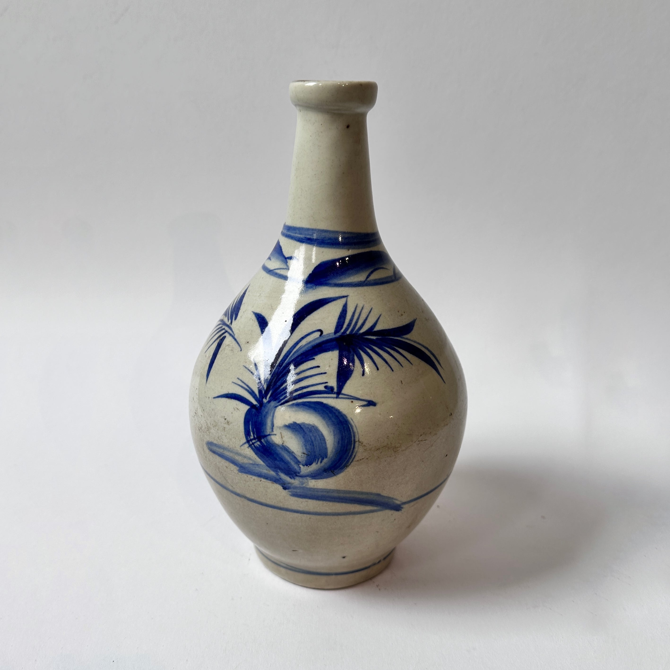 Antique Japanese Blue & White Tokkuri Sake Vase (Meiji Era) – 28cm | TOK002