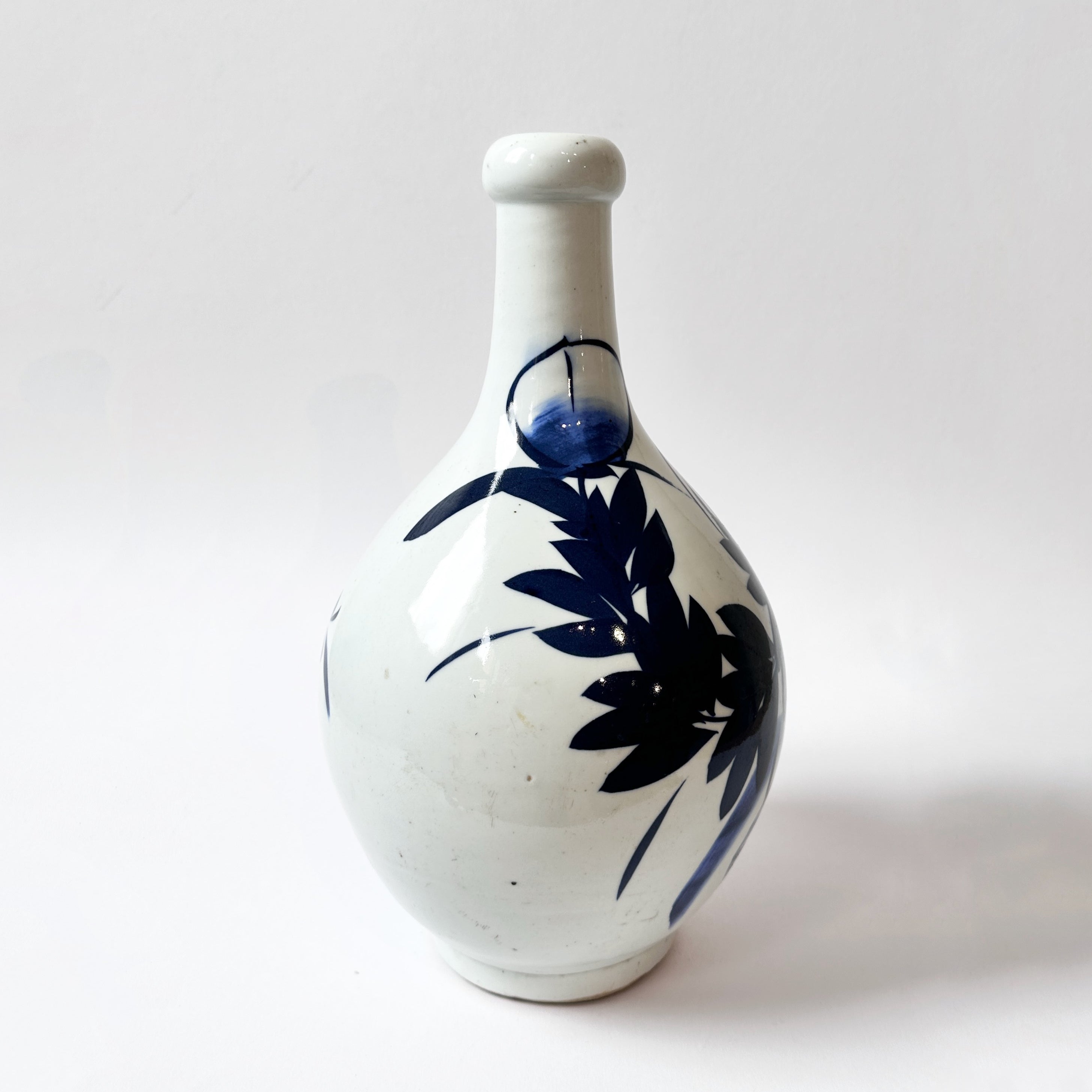 Antique Japanese Blue & White Tokkuri Sake Vase (Meiji Era) – 34cm | TOK004