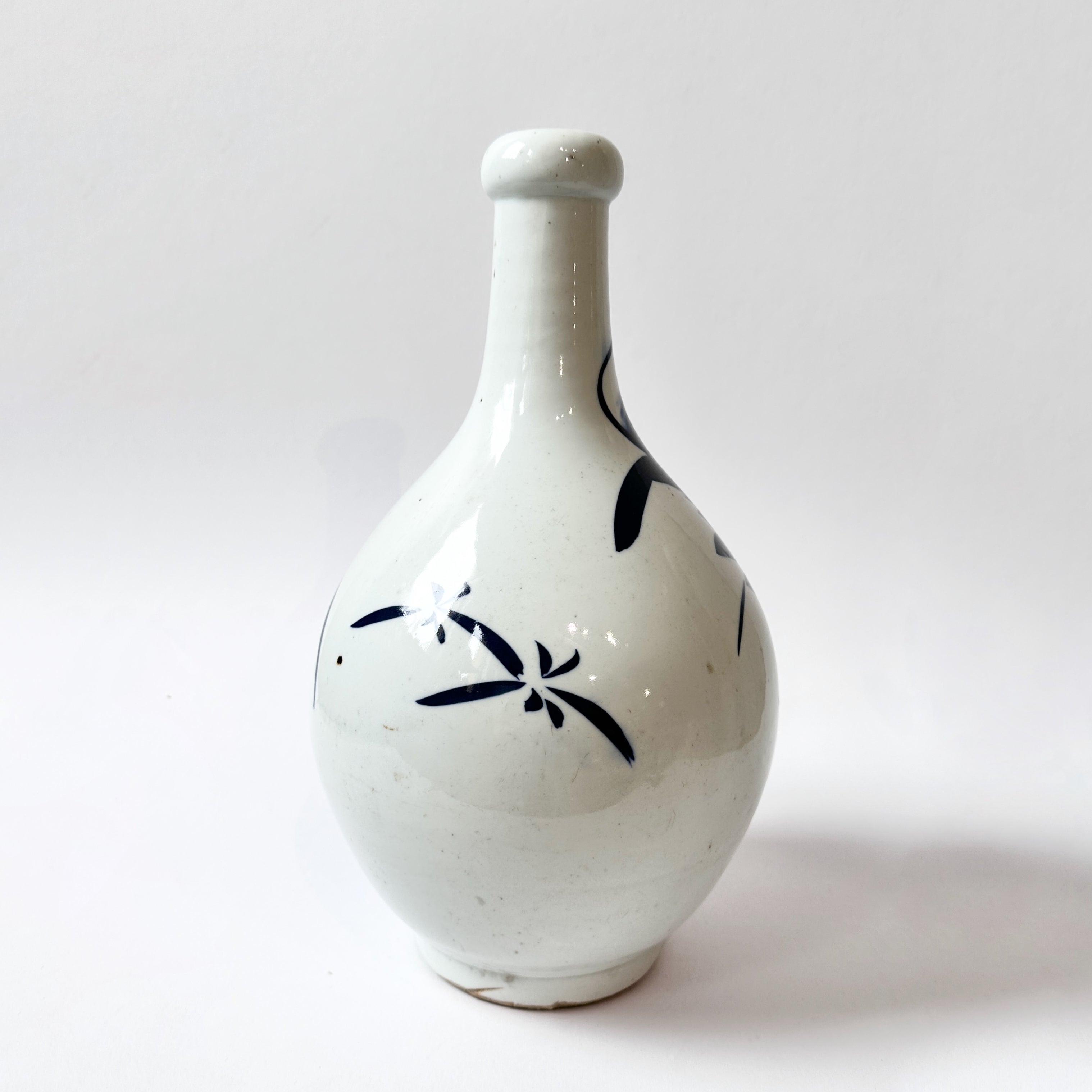 Antique Japanese Blue & White Tokkuri Sake Vase (Meiji Era) – 34cm | TOK004