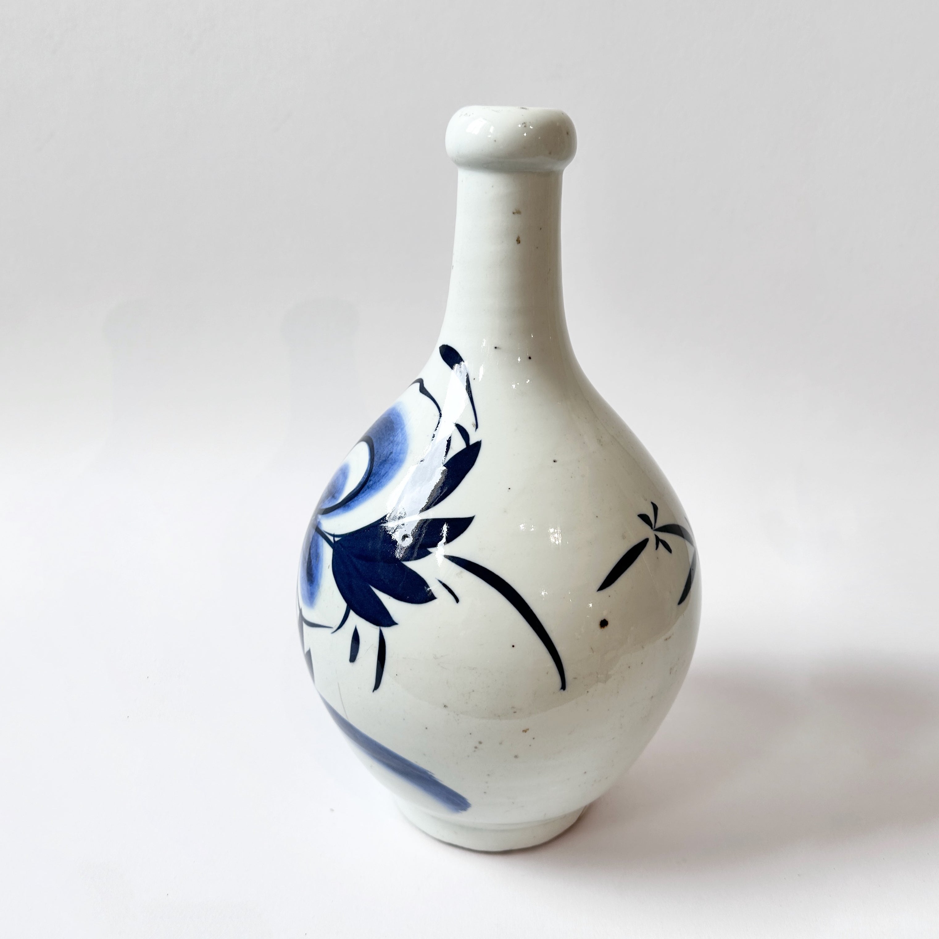 Antique Japanese Blue & White Tokkuri Sake Vase (Meiji Era) – 34cm | TOK004