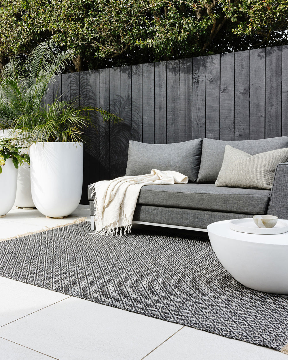 Reef Indoor Outdoor Rug - Charcoal