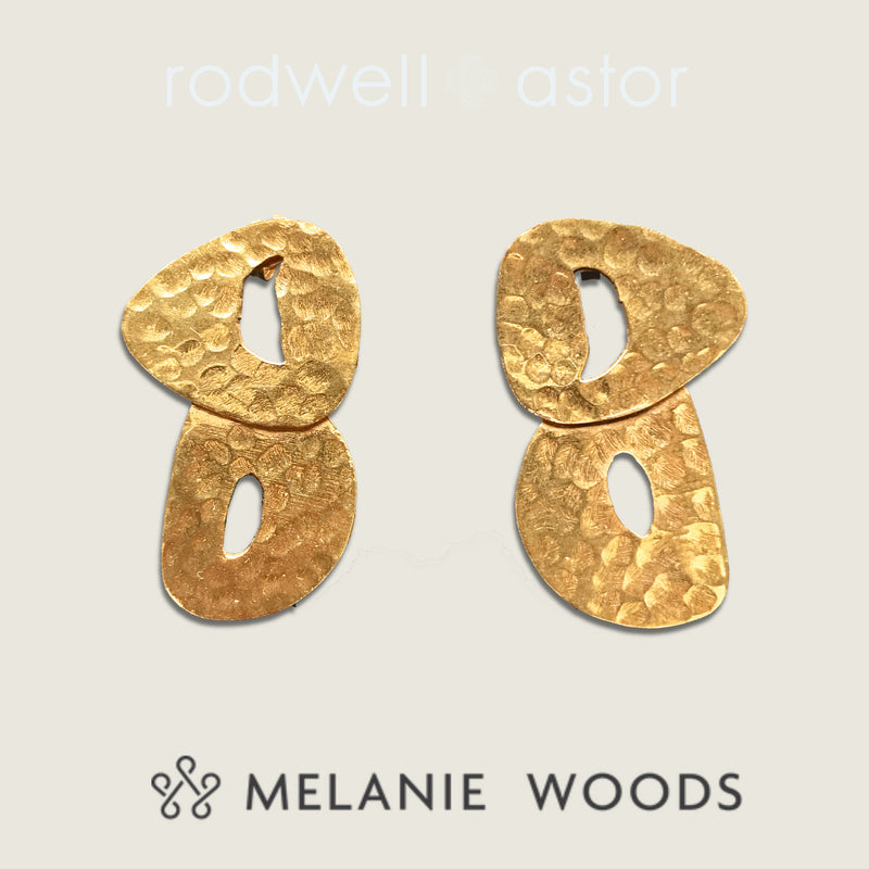 MELANIE WOODS - Maschera Stud Earrings - Gold