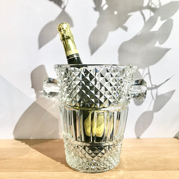 Crystal outlet ice buckets