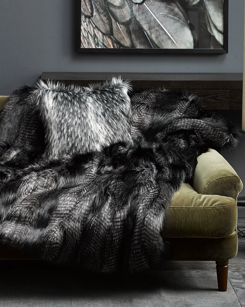 HEIRLOOM Alaskan Wolf Faux Fur Throw