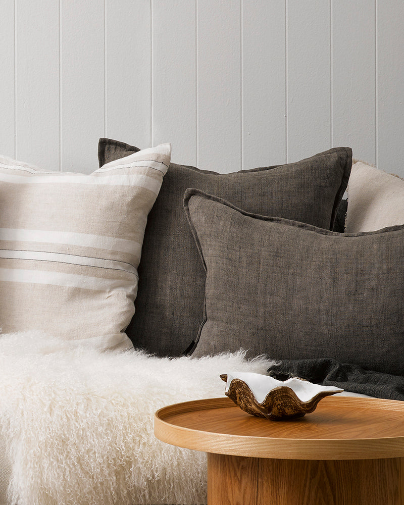 Baya lumbar best sale pillow