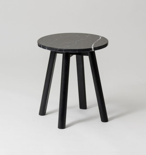 MIDDLE OF NOWHERE Enkel Marble Side Table - Black