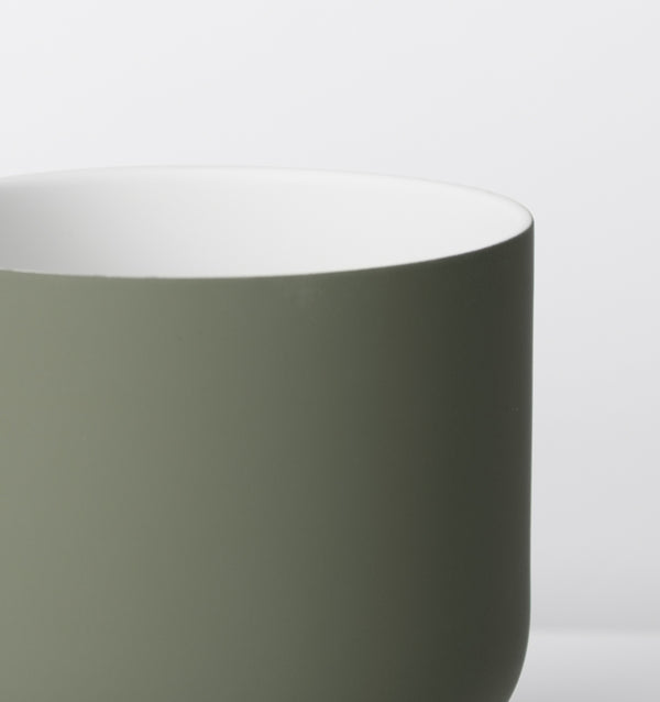 MIDDLE OF NOWHERE Fergus Planter - Olive