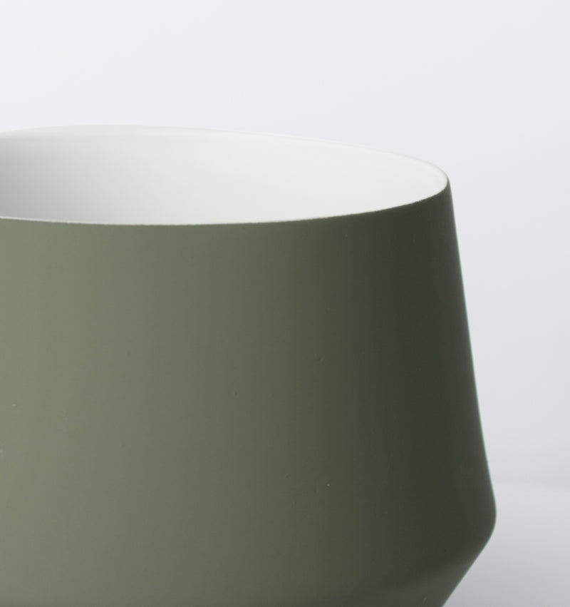 MIDDLE OF NOWHERE Samso Planter - Olive - Large