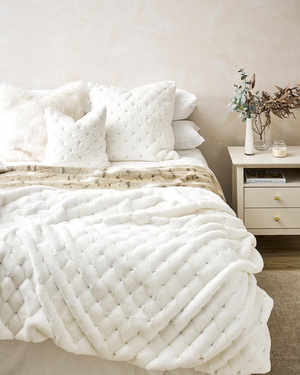 Rodwell and Astor - Heirloom Valentina Faux Fur Throw - White